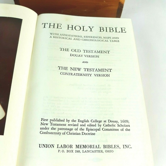 Holy Bible Book White Leather Wooden Pine Box Case - Picture 6 of 8